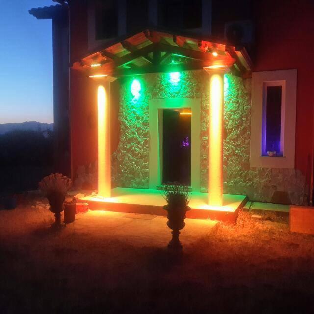 Orange Ville Villamassargia Luaran gambar