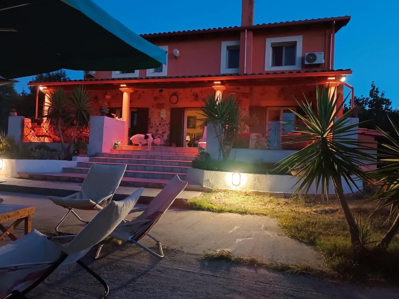 Orange Ville Villamassargia Luaran gambar